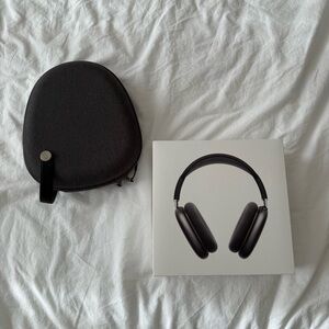 Apple AirPods Max Headphones - Space Gray